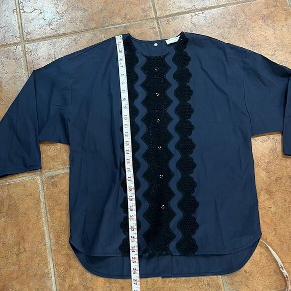 NWOT SANDRO Paris Back Button Short Sleeve Lace Front Shirt Navy Blue Sz 1 - Picture 9 of 9